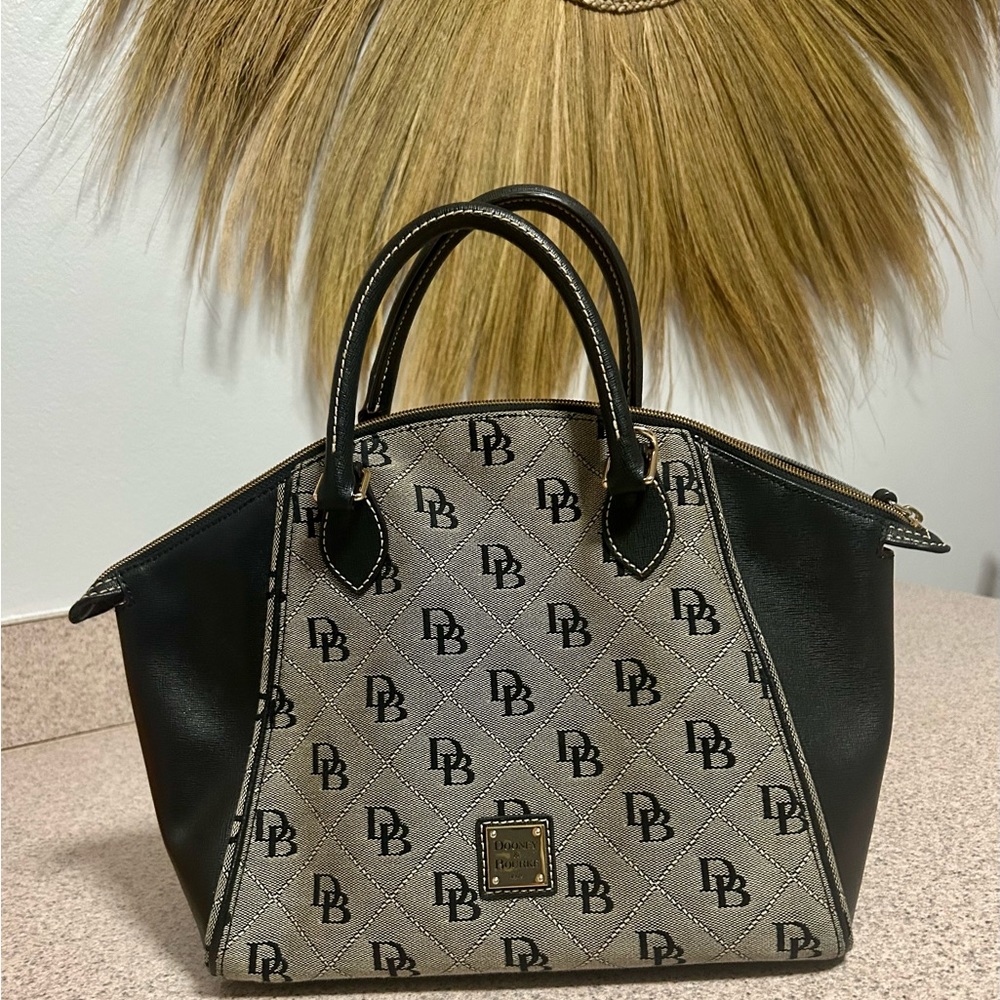Dooney & Bourke Black Signature Bag/Purse/Satchel Excellent Condition
